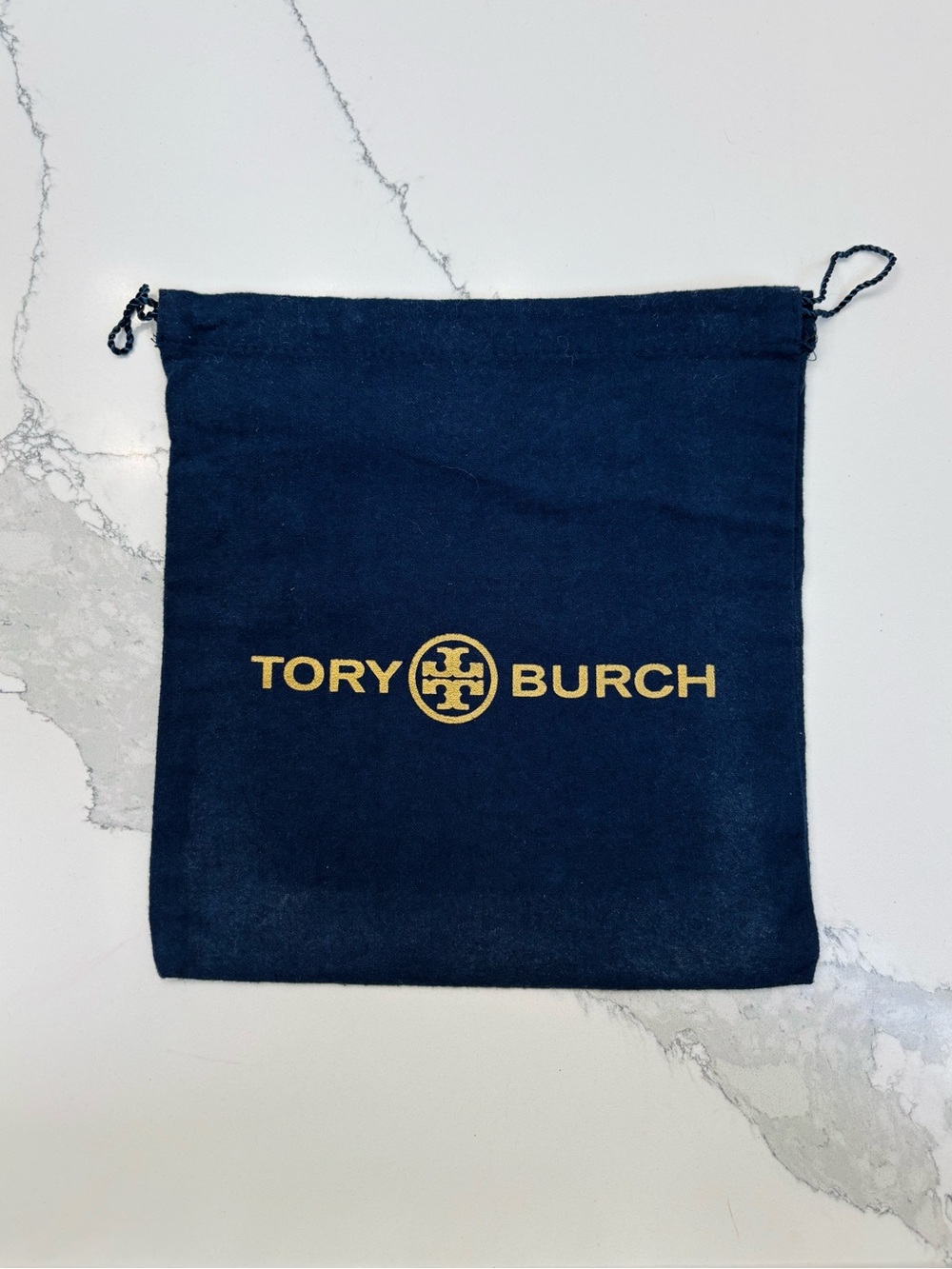 Tory Burch 35” Wood and Gold Logo Chain Necklace, Lariat Style - Picture 5 of 10